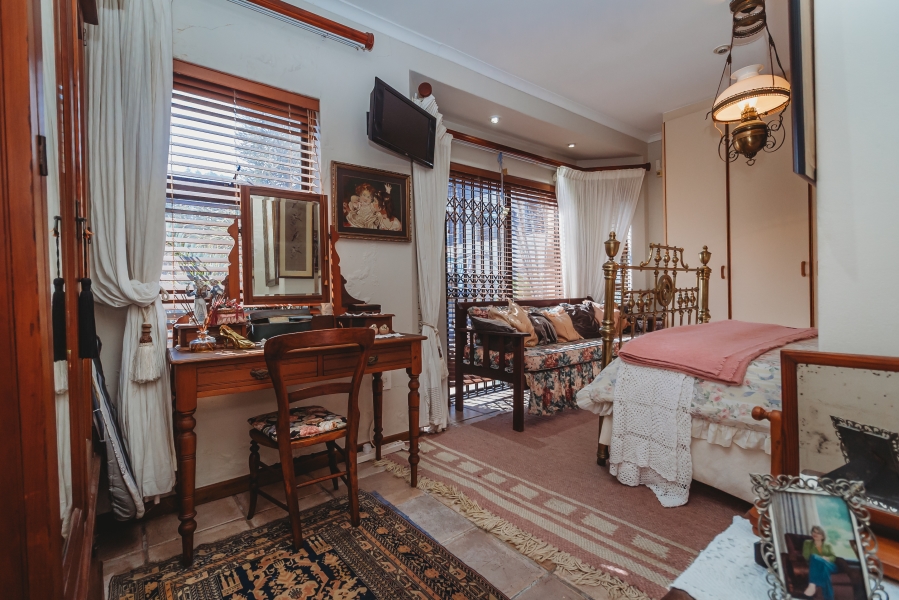 7 Bedroom Property for Sale in Outeniqua Strand Western Cape